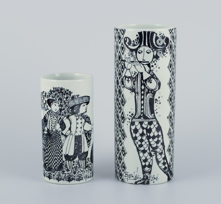 Bjørn Wiinblad for Nymølle.
Two earthenware vases.