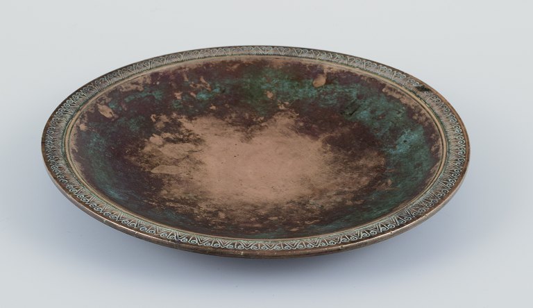 Just Andersen.
Dish in solid bronze.