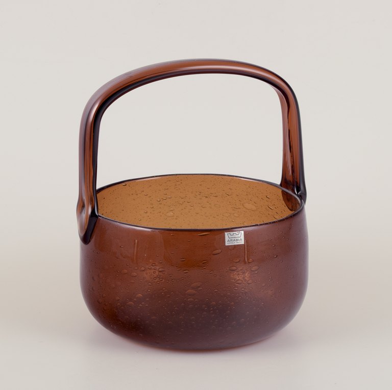 Kaj Franck for Nuutajärvi Notsjö, Arabia.
”Sargasso" skål med hank. Kunstglas.