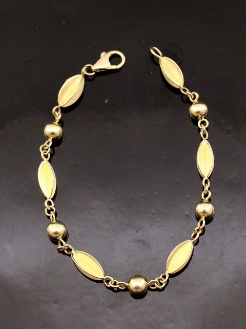 14 carat gold bracelet