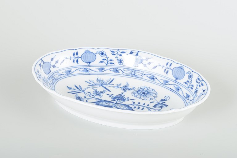 Meissen
Oval skål, “Løgmønstret”, midten af 1900-tallet.