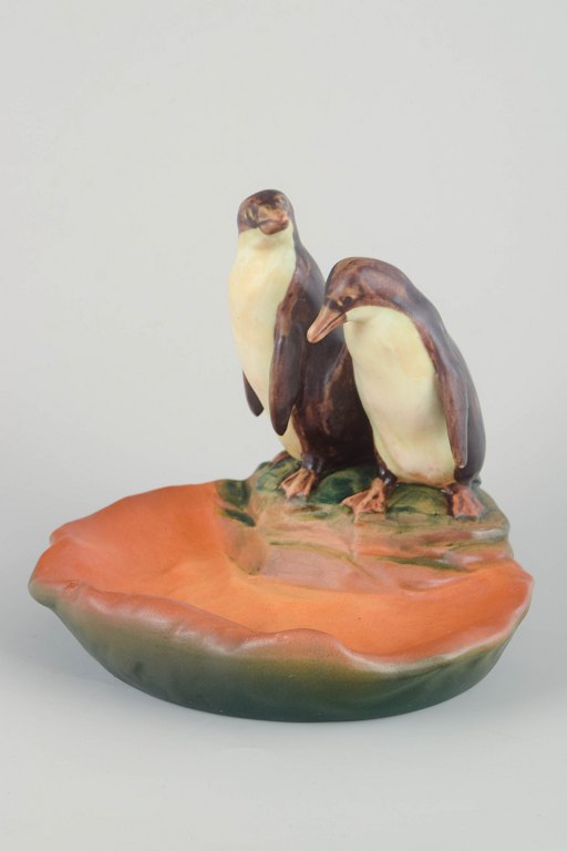 Ipsens Enke
Decorative dish, 1920s/30s.