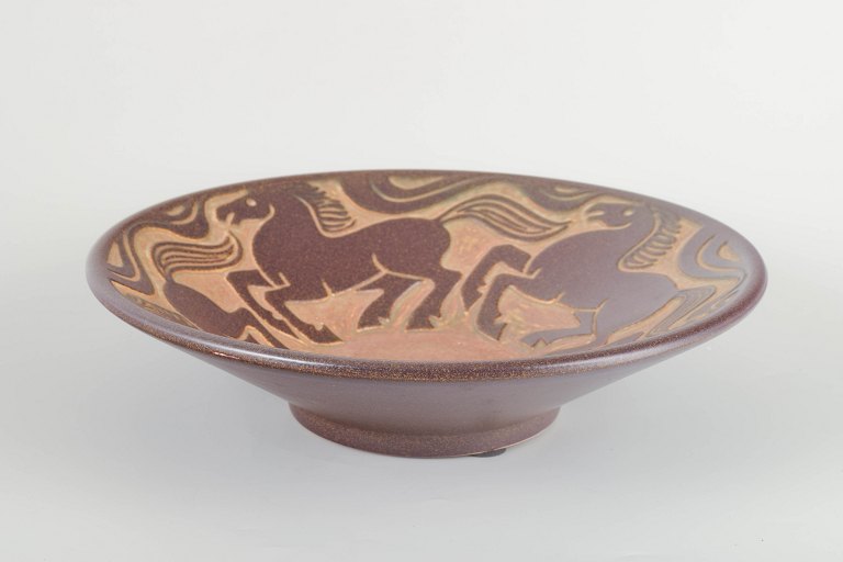 Michael Andersen, Bornholm
Large bowl, 1960s/70s.