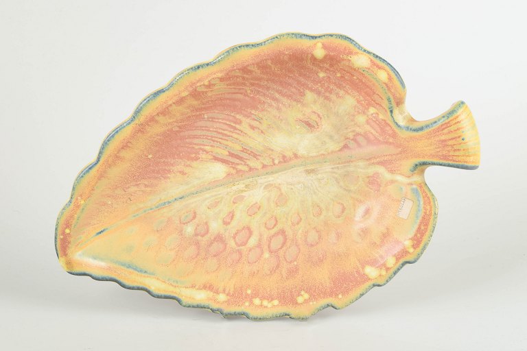 Gunnar Nylund for RörstrandLeaf-shaped dish, mid-20th century.