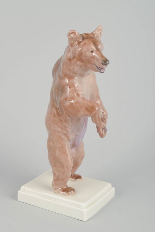 Erich Hösel for MeissenStanding brown bear