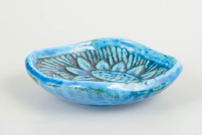 Gunnar Nylund for RörstrandSmall dish, 1960/70s.