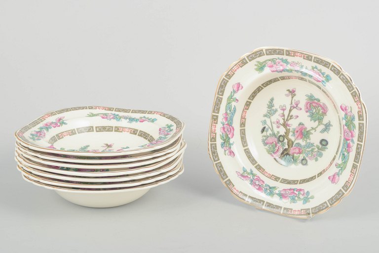 Wedgwood & Co, England8 small deep plates, Chinese style.