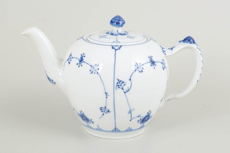 Royal CopenhagenBlue Fluted Plain teapot, late 20th century.