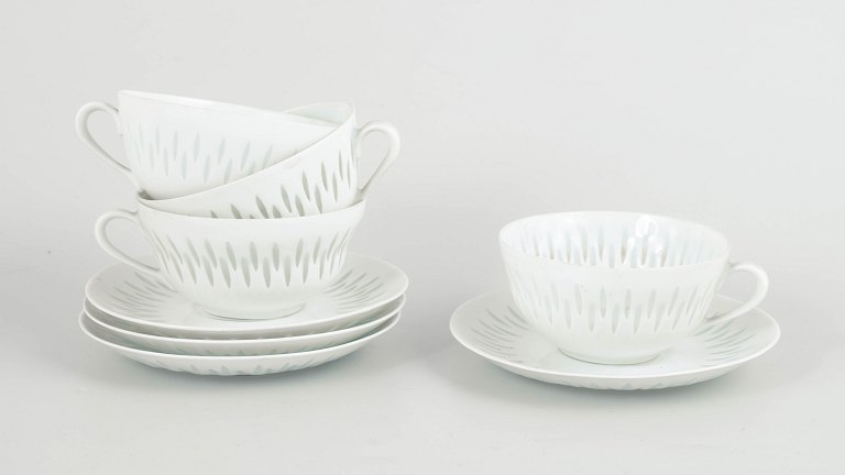 Friedl Holzer-Kjellberg for ArabiaSet of 4 tea cups with saucers, 1970s.