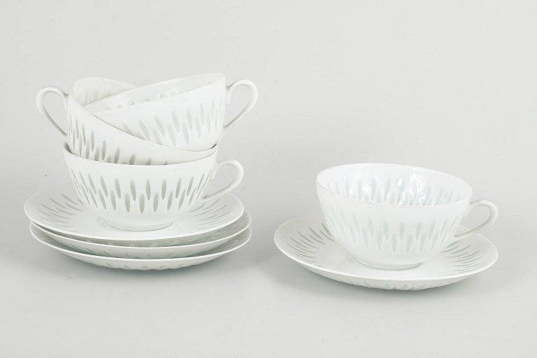Friedl Holzer-Kjellberg for ArabiaSet of 4 tea cups with saucers, 1970s.