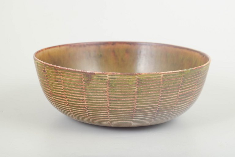 Axel Salto for Royal CopenhagenBowl, model 20717, mid-20th century.