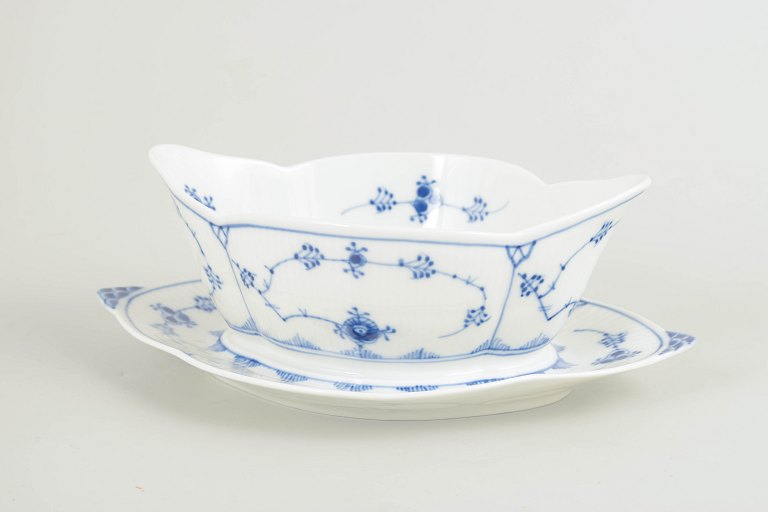 Royal CopenhagenBlue Fluted Plain sauce boat with stand, 1967.