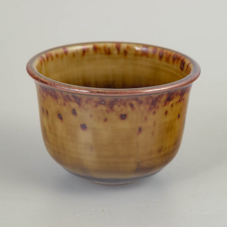 John Andersson for Höganäs, bowl.