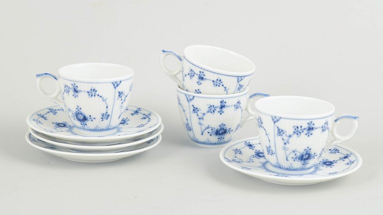 Royal Copenhagen, Blue Fluted Plain coffee cups with matching saucers, set of 4.