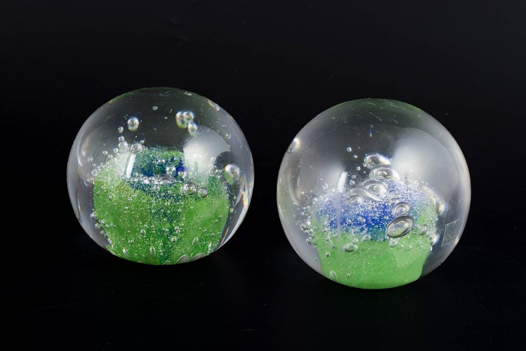 Göran Wärff for Kosta Boda, paperweights.