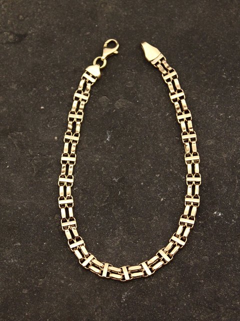 14 carat gold bracelet