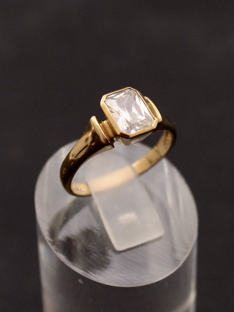 8 carat gold ring