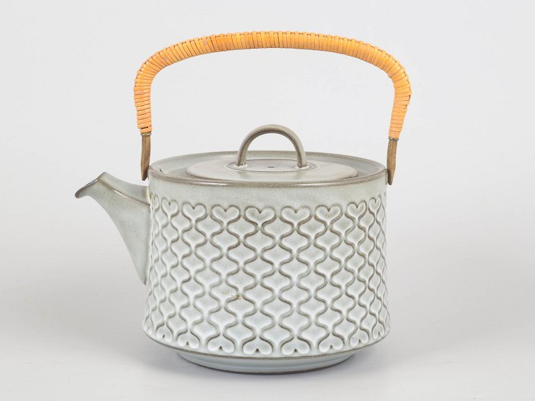 Jens Harald Quistgaard for Kronjyden / Bing & Grøndahl, teapot.