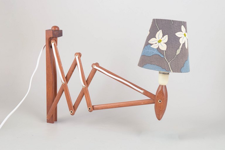 Erik Hansen for Le Klint, scissor wall lamp.