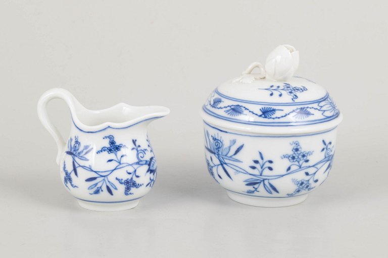 Meissen, sugar bowl and creamer.