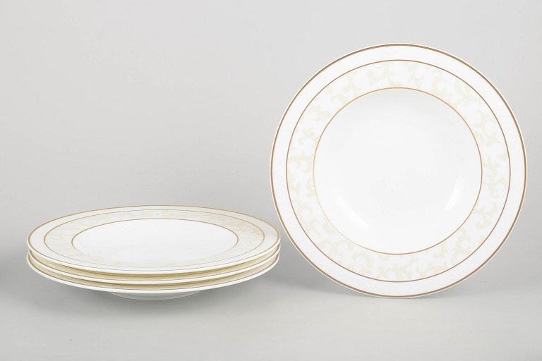 Villeroy & Boch, set of four deep plates.
