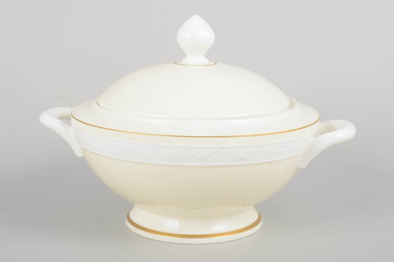 Villeroy & Boch, lidded tureen.