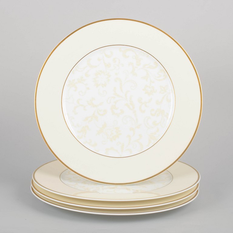 Villeroy & Boch, set of four charger plates.