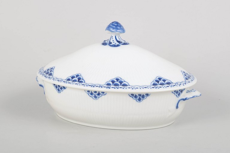 Royal Copenhagen Princess, lidded tureen.