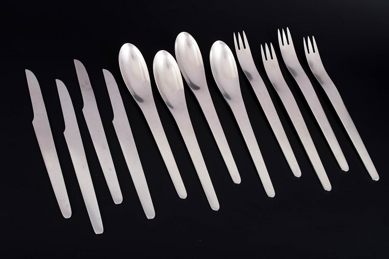 Arne Jacobsen for Anton Michelsen, complete dinner service for four persons.