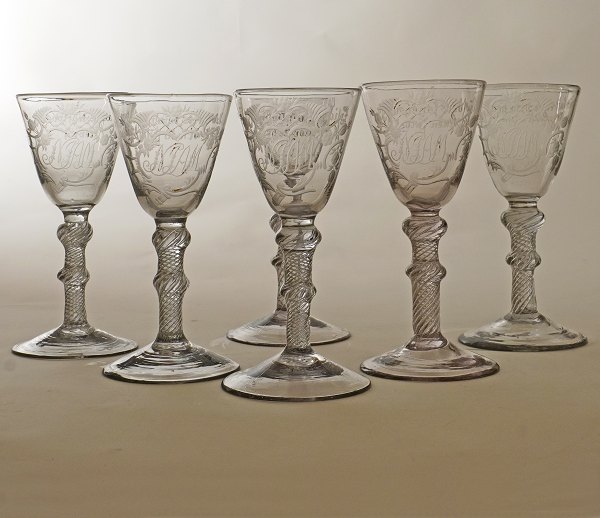Set of six rare Norwegian Nøstetangen Chrystal Desert glasses circa 1760. H: 16cm