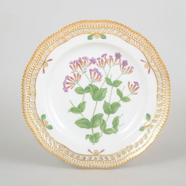 Royal Copenhagen Flora Danica, reticulated dinner plate.