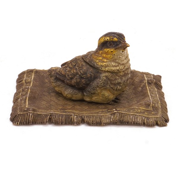 Vienna Bronze in the shape of a bird by Franz Bergmann signed: "Geschützt Österreich Deutschland F. Bergm". H: 7cm. Base: 14x11cm